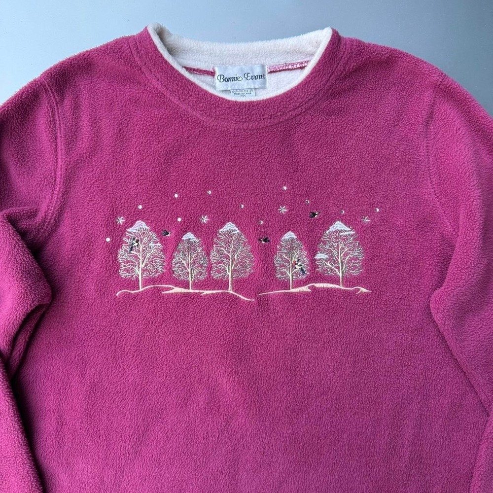 Vtg Bonnie Evans Pink fleece sweater with embroidered trees and snowflakes
